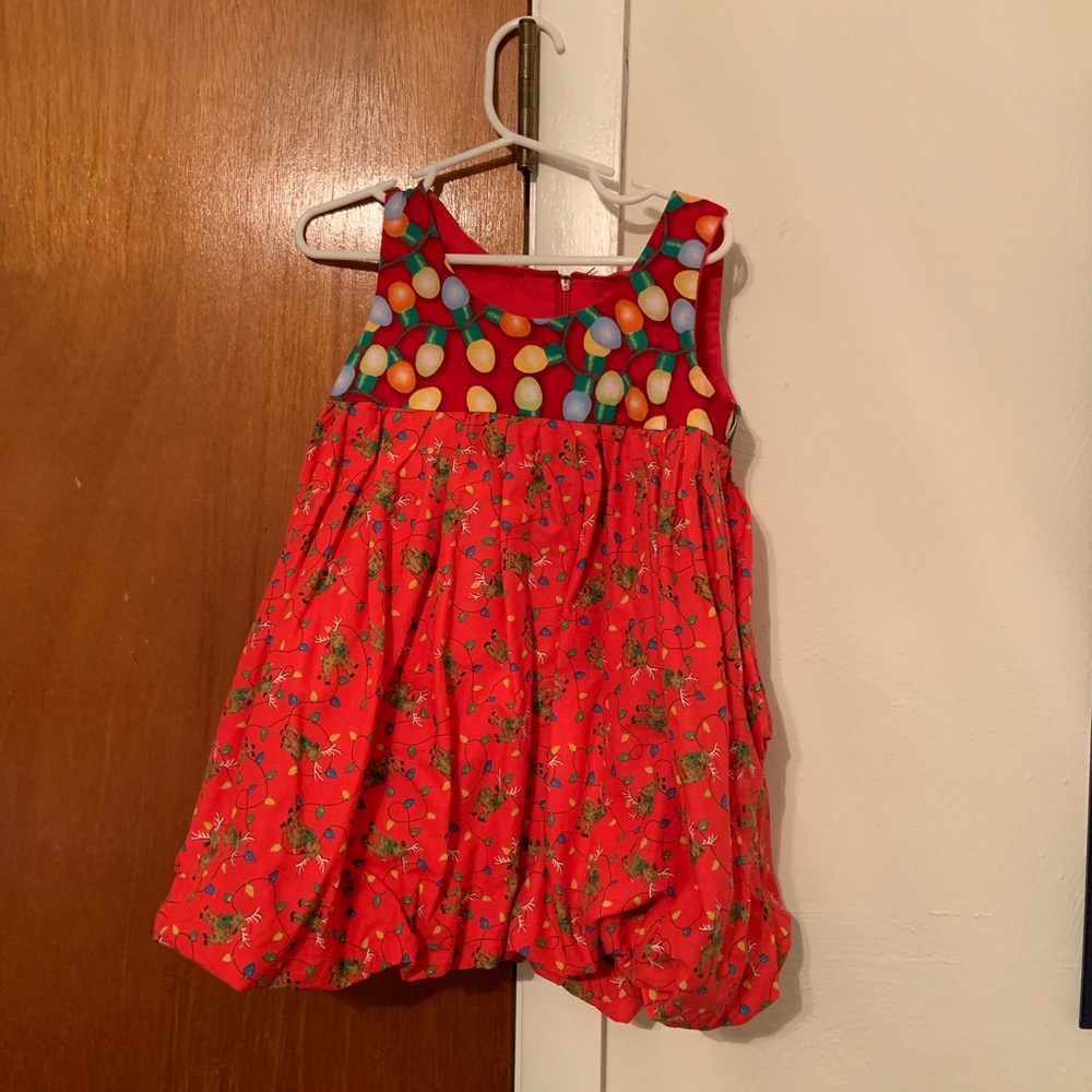 Adorable holiday dress. Size 4 toddler